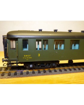 France Trains  226, voiture OCEM à flancs lissesdite inox  à portes sanitaires C 10 SNCF  BO