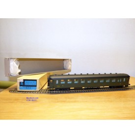 France Trains  226, voiture OCEM à flancs lisses dite inox  à portes sanitaires C 10 SNCF  BO