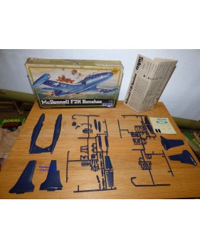 MPC 1 - 4305, Mac Donnell  F2H  Banshee neuf  1/72  BO 