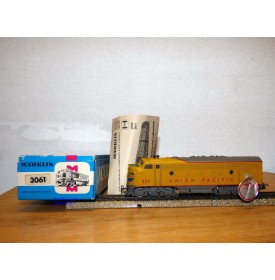 MÄRKLIN 3581 Loco diesel Br 221 DB BO