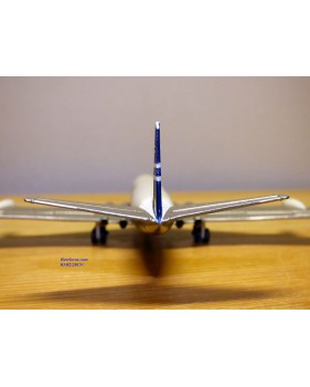 Dinky Toys John Alcott conversion, De Haviland  Comet 4   neuf   BO  