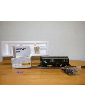 ROCO 45769 / Deutsche Post Philatelie 010179, ,  fourgon postal à 3 essieux  à guérite type Ffm Deutsche Post  DB   BO