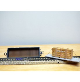 ELECTROTREN  1001 / 8, wagon plat chargé d'une caisse de produits en cristal    RENFE   BO