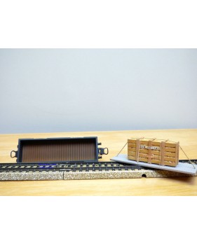 ELECTROTREN  1001 / 8, wagon plat chargé d'une caisse de produits en cristal    RENFE   BO