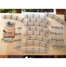 FABRE & MARESCOT ,,??, coffret ETAT : 1 loco 220, 4 voitures, rails et alimentation BO