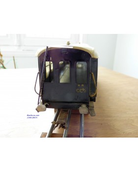 FABRE & MARESCOT  ???, coffret ETAT : 1 loco 220, 4 voitures, rails et alimentation BO