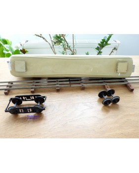 FABRE & MARESCOT  ???, coffret ETAT : 1 loco 220, 4 voitures, rails et alimentation BO