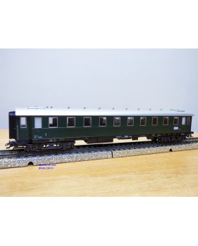Märklin 4241.10, voiture  grandes lignes 2 Kl.  type B4üh ÖBB  BO