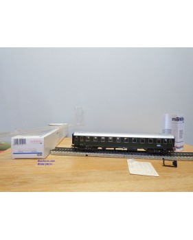 Märklin 4241.10, voiture  grandes lignes 2 Kl.  type B4üh ÖBB  BO