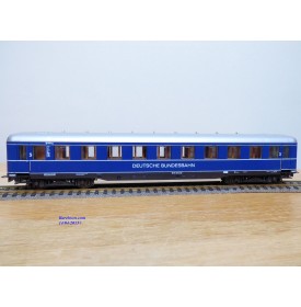 LILIPUT  833 03,  voiture 3 Cl. dite à jupes ( Schürzenwagen  )  Rheingold / Rheinpfeil  DB  BO