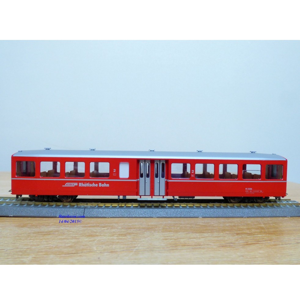 Voiture métallique à portes centrales AB 1157 Rhb BO