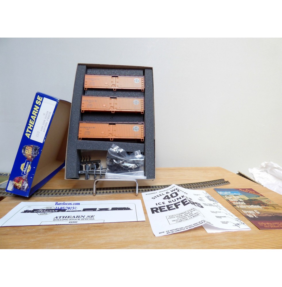 ATHEARN 2303, coffret de 3 wagons glacière ( Ice bunker reefer ) en kit  SP  neuf   BO