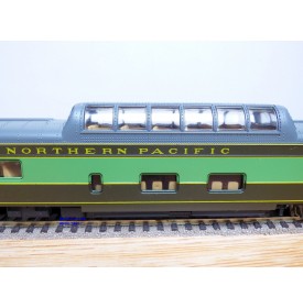 RIVAROSSI  2764, voiture panoramique ( smooth side vista dome )  N°  557   Northern Pacific (  NP )    neuf  BO 