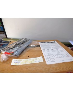 REVELL 85 2326 REYNARD VISTEON 1/25 BO