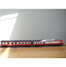 ROCO  pour Märklin 43902, Rame Intercity  (ex TEE)  série ( Br ) VT 11.5 "  Max Lierbermann "  DR  BO