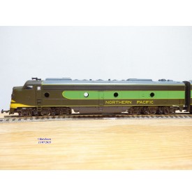 RIVAROSSI 1825, locos diesel EMD E8 AA  Northern Pacific  NP    BO