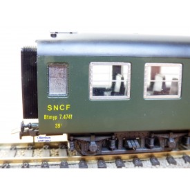 ROCO 4222B,   voiture banlieue type Btmyp dite Bruhat  2 Cl. SNCF BO