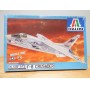 ITALERI 1230, chasseur embarqué Chance-Vought F-8 "Crusader" US Navy / AERONAVALE  BO  Neuf   1/72