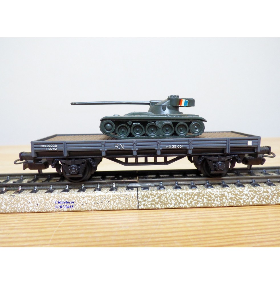 ELECTROTREN  1012, wagon plat chargé d' un char AMX 13   RENFE  BO