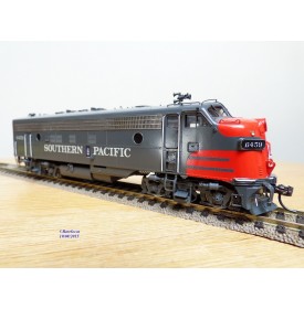 Overland Models ( OMI ) 5826,  loco diesel  Bo Bo EMD ( GM )  FP  7A   neuf   BO 