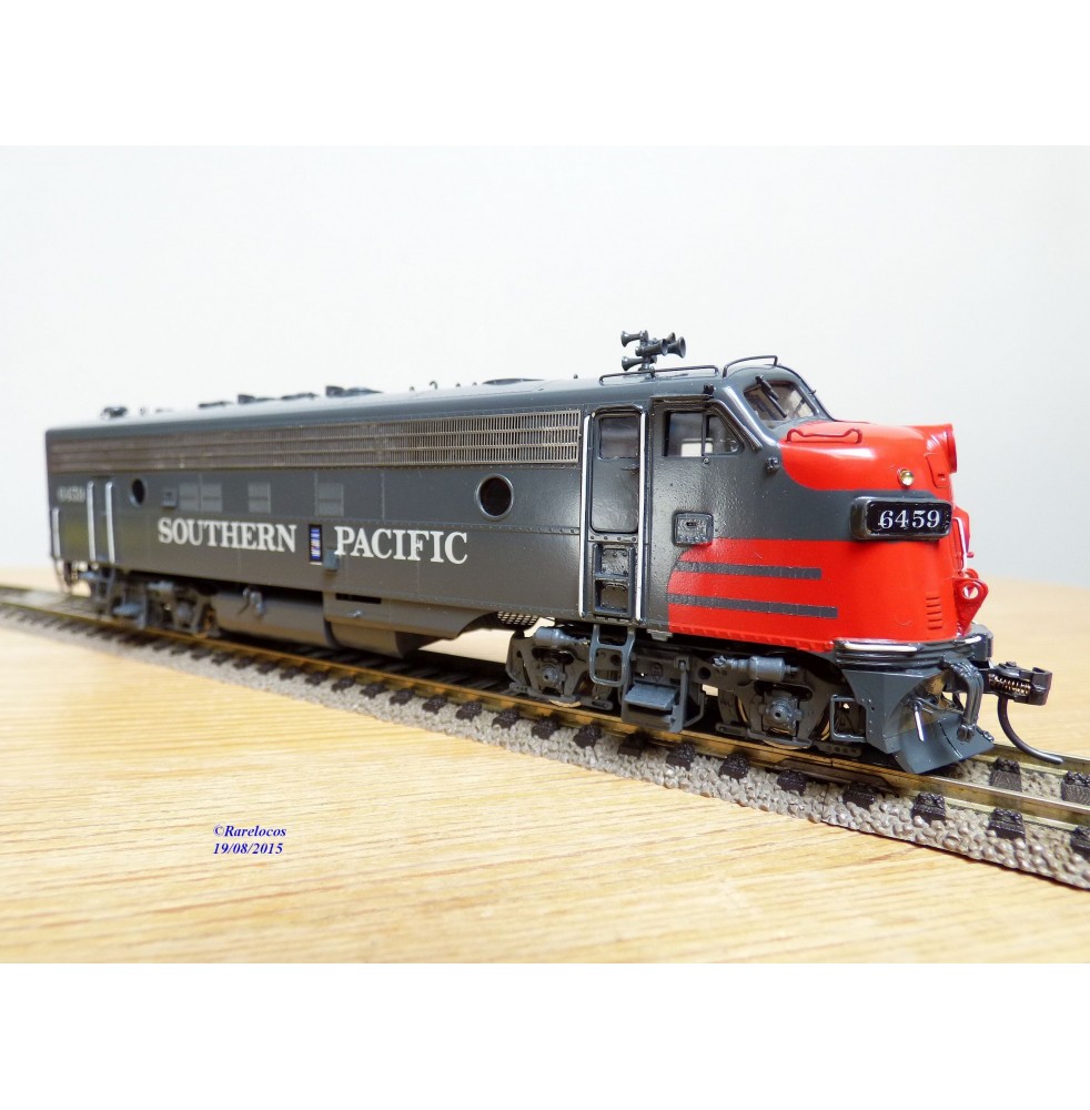 Overland Models ( OMI ) 5826,  loco diesel  Bo Bo EMD ( GM )  FP  7A   neuf   BO 