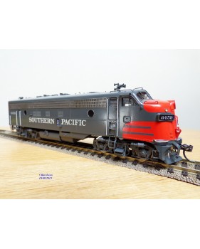 Overland Models ( OMI ) 5826,  loco diesel  Bo Bo EMD ( GM )  FP  7A   neuf   BO 