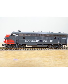 Overland Models ( OMI ) 5826,  loco diesel  Bo Bo EMD ( GM )  FP  7A   neuf   BO 