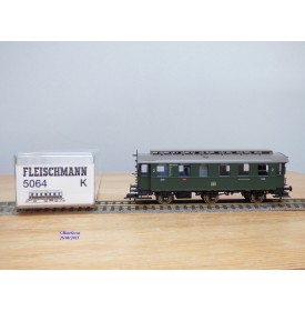 FLEISCHMANN 5064 K, voiture ancienne à plate formes d'extrémité couvertes  à 3 essieux  2 / 3 Kl.   DB  BO