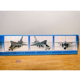 ITALERI 1224, chasseur embarqué Chance-Vought A-7E  "Corsair II" US Navy   BO  Neuf   1/72
