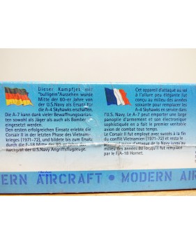 ITALERI 1224, chasseur embarqué Chance-Vought A-7E  "Corsair II" US Navy   BO  Neuf   1/72