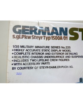 TAMIYA 35225,  véhicule de commandement STEYR type 1500A/01  neuf  BO  1/ 35  