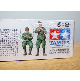 TAMIYA 35225,  véhicule de commandement STEYR type 1500A/01  neuf  BO  1/ 35  