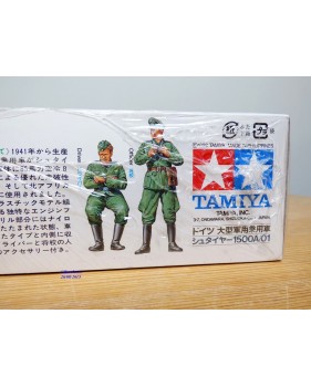 TAMIYA 35225,  véhicule de commandement STEYR type 1500A/01  neuf  BO  1/ 35  