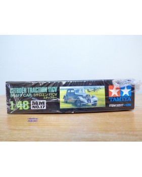 TAMIYA 32517,  Citroën Traction 11 CV   BO 1/48
