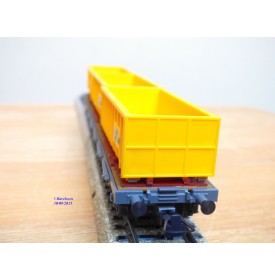 HAG 380 . 02 , wagon plat  à ranchers type Rs-x  chargé de bennes à roulettes    SBB  BO
