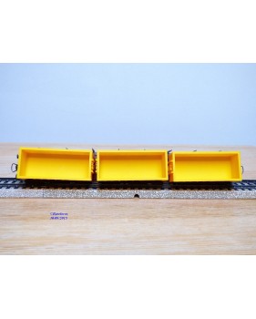 HAG 380 . 02 , wagon plat  à ranchers type Rs-x  chargé de bennes à roulettes    SBB  BO