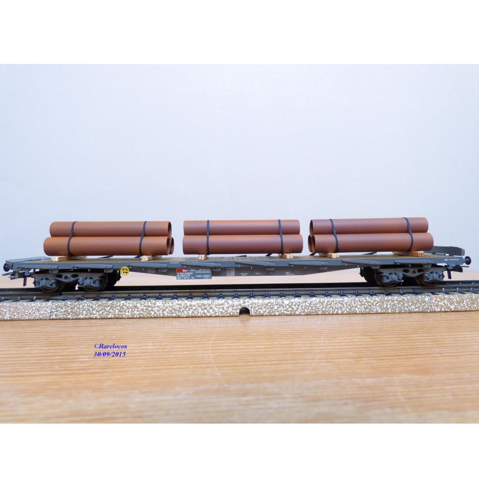 HAG 354 . 04 , wagon plat  à ranchers type Rs chargé de conduites de gaz  SBB  BO