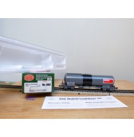 HAG 382 . 02 , wagon citerne type Uahs  ESSO    SBB   neuf   BO