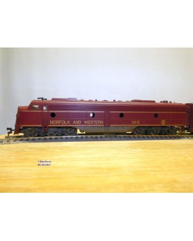 RIVAROSSI 1958, locos diesel EMD E8 A   NORFOLK and WESTERN  ( N&W )  neuf   BO