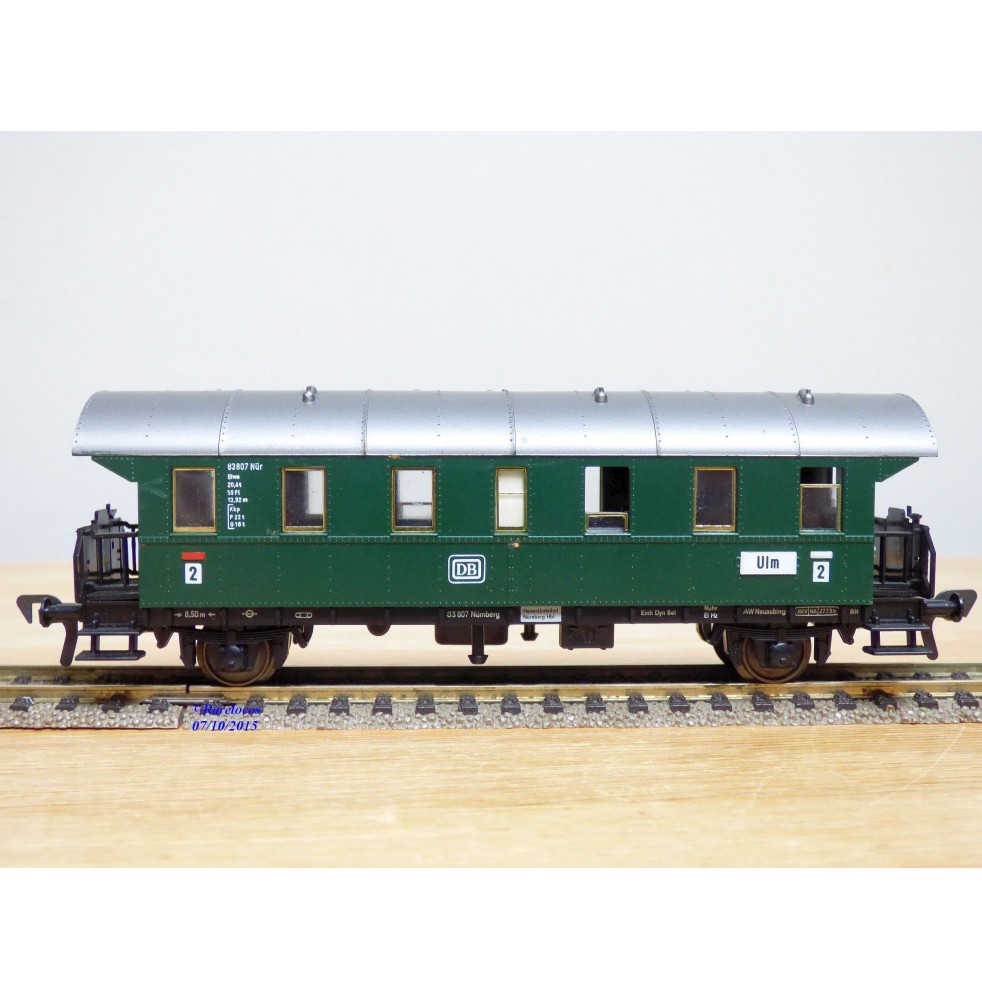 FLEISCHMANN 5062, voiture  2 Kl. type  Blwe  Donnerbuchsen   DB   BO 