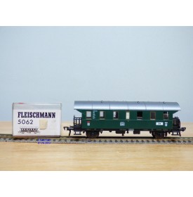 FLEISCHMANN 5062, voiture  2 Kl. type  Blwe  Donnerbuchsen   DB   BO 