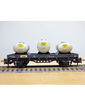 ELECTROTREN  1004,  wagon plat chargé de 3 citernes SEMAT  RENFE  BO