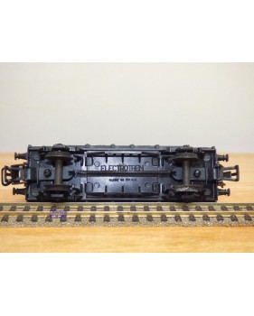 ELECTROTREN  1004,  wagon plat chargé de 3 citernes SEMAT  RENFE  BO