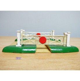 HORNBY  DUBLO  DI, passage à niveau tout métal  BO