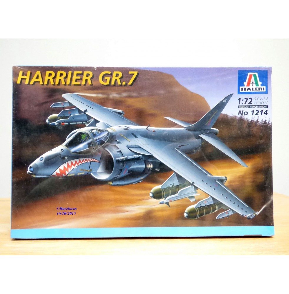 ITALERI 1214,   avion d'attaque à décollage vertical HAWKER HARRIER GR.7  RAF   Neuf    BO  1/72