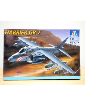 ITALERI 1214,   avion d'attaque à décollage vertical HAWKER HARRIER GR.7  RAF   Neuf    BO  1/72