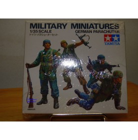 TAMIYA 35012,  parachutistes allemands    neuf    BO  1/ 35  