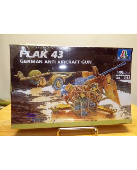 ITALERI 1225  Bombardier SAVOIA MARCHETTI SM79 SPARVIERO Neuf 1/72