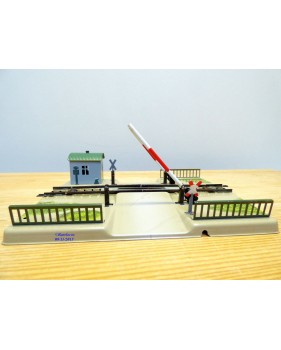 Märklin 7390, passage à niveau mécanique  neuf  BO