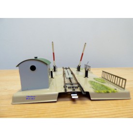 Märklin 7390, passage à niveau mécanique  neuf  BO